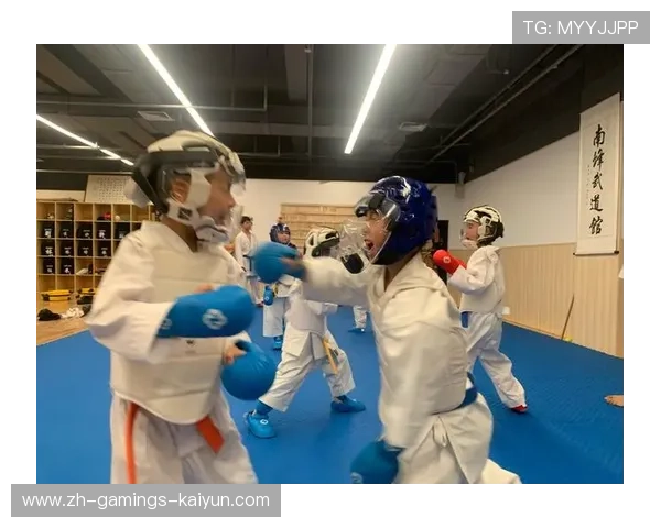 空手道道馆赛快速进攻拿下分数